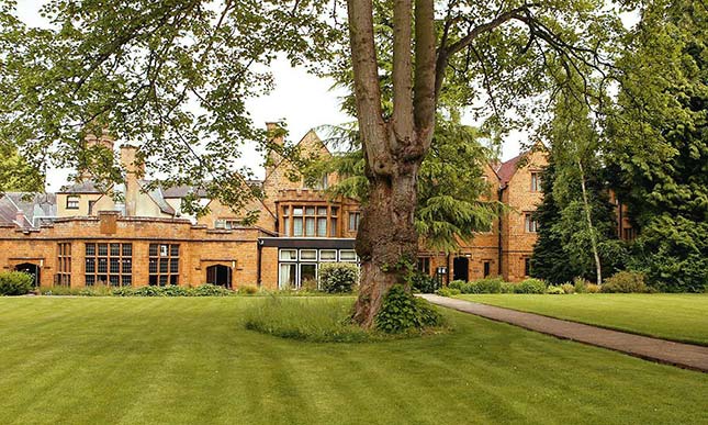 Banbury Whately Hall Hotel
